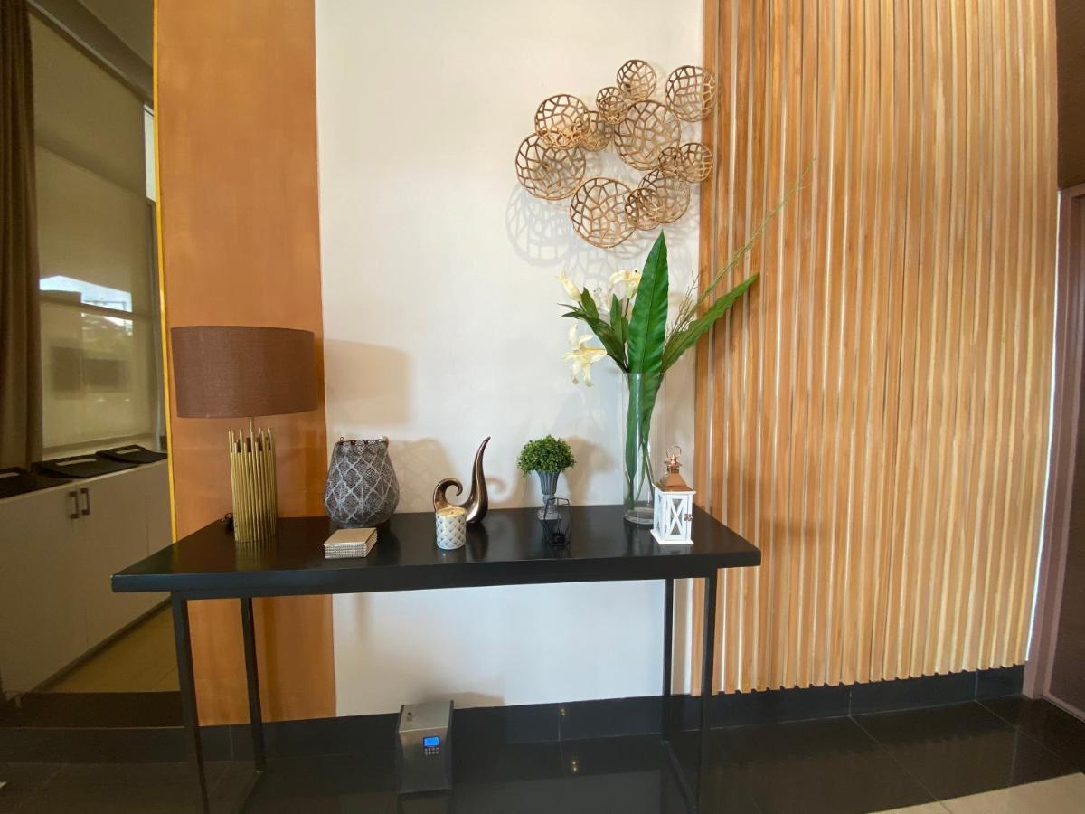 Compact Studio Unit @ Centrio Tower Кагаян де Оро Екстериор снимка